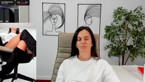 Elle  online show from 7, 3, 2025