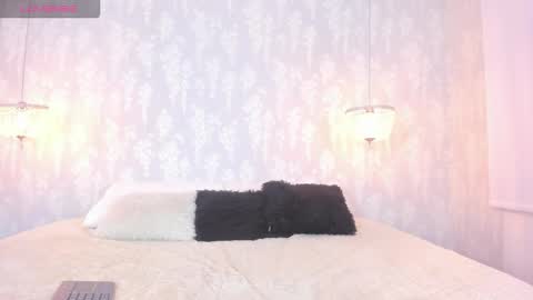 LEIGH ANGELS online show from 9, 11, 2025