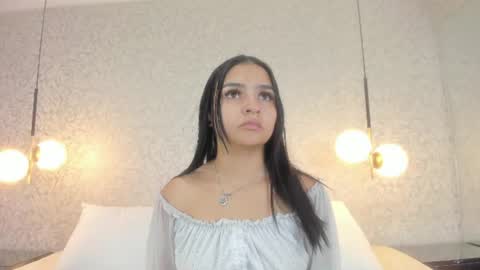 Snapshot of leigh_angels chatting on 10, 6, 2026 LEIGH ANGELS online show from 10, 6, 2026