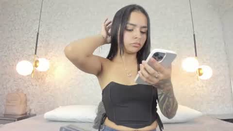 Snapshot of leigh_angels chatting on 11, 7, 2026 LEIGH ANGELS online show from 11, 7, 2026