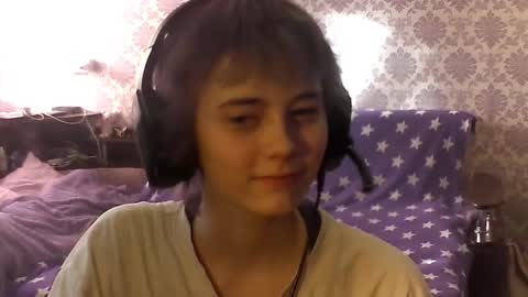 Snapshot of leigharedcross chatting on 2, 2, 2026 Viola online show from 2, 2, 2026