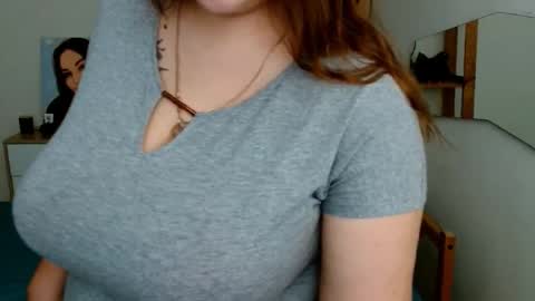 Snapshot of leila_beayte_ chatting on 6, 5, 2026 Leila online show from 6, 5, 2026