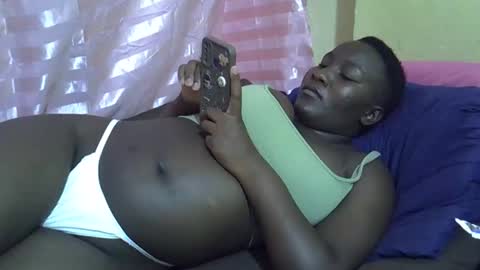 leilah_cute19 online show from 13, 5, 2026