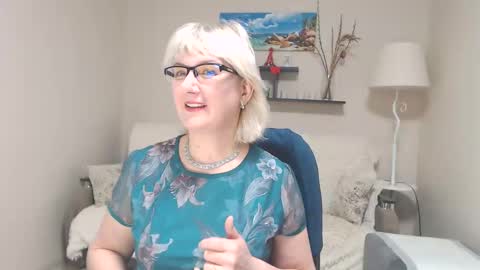 Leila Kinky online show from 8, 2, 2025