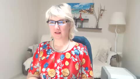 Leila Kinky online show from 28, 2, 2025