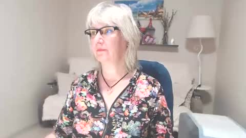 Snapshot of leilamays chatting on 25, 6, 2026 Leila Kinky online show from 25, 6, 2026