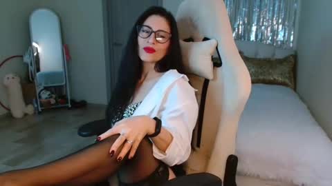 leilamurray online show from 20, 2, 2025