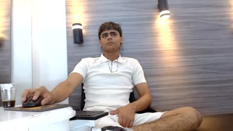 Snapshot of lelehott01 chatting on 23, 6, 2026 lelehott01 online show from 23, 6, 2026
