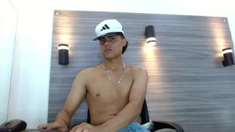 Snapshot of lelehott01 chatting on 12, 7, 2026 lelehott01 online show from 12, 7, 2026