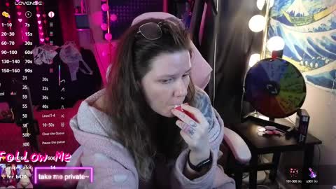 Junie 3 online show from 13, 2, 2025