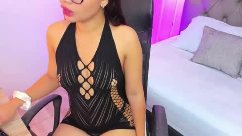 L E N A online show from 23, 9, 2025