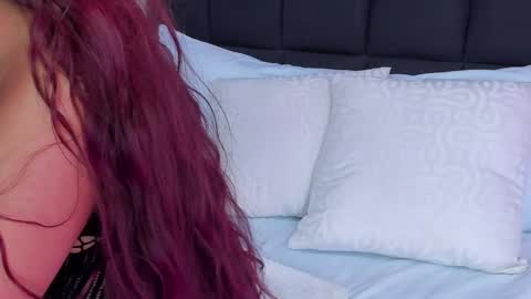 L E N A online show from 28, 9, 2025