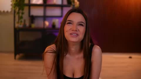 Lena Laurent online show from 9, 4, 2026