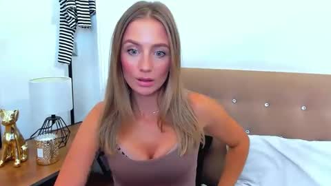 lena_sexi online show from 5, 10, 2025