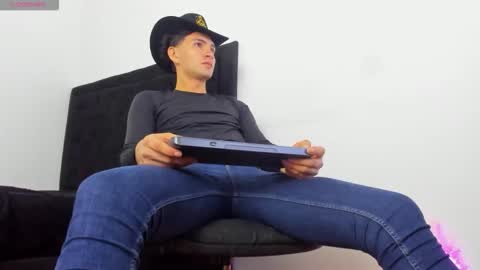 leo183877 online show from 1, 3, 2026