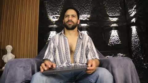 Leo  Diaz online show from 25, 5, 2026