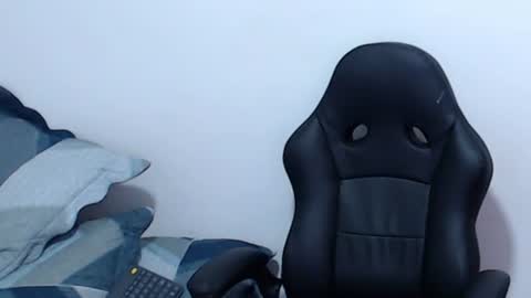 Snapshot of leo_muscleboy chatting on 27, 6, 2026 Leo online show from 27, 6, 2026