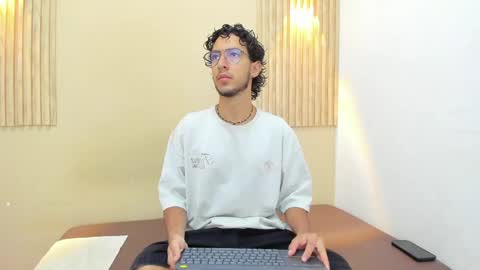 Snapshot of leo_sanz6 chatting on 2, 6, 2026 LEO online show from 2, 6, 2026