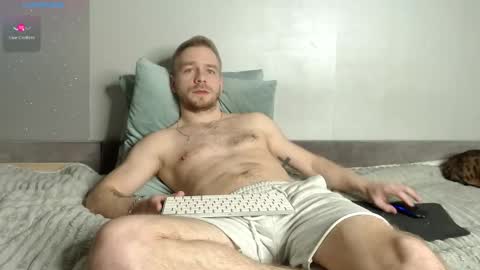 Snapshot of leo_stephens chatting on 22, 11, 2025 leo_stephens online show from 22, 11, 2025