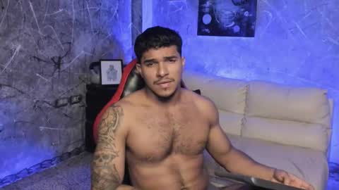 Leo independent model online show from 28, 11, 2025