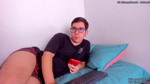 Snapshot of leoandviolet chatting on 20, 1, 2025 Carlos  Alissa. Help us to reach 100 likes  online show from 20, 1, 2025