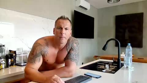 Snapshot of leoboyf4f chatting on 29, 4, 2026 TheBigLeo online show from 29, 4, 2026