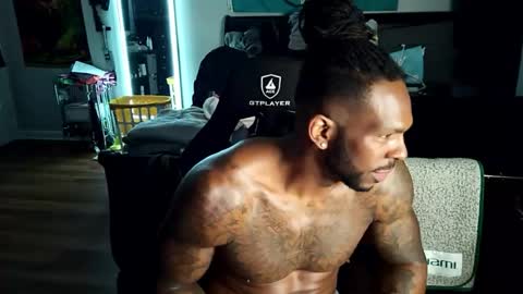Snapshot of leobrixxx chatting on 4, 7, 2026 leobrixxx online show from 4, 7, 2026