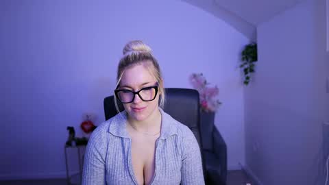 leokitty  online show from 19, 3, 2026