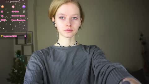 Hello Im Roxy Im just starting my journey here so lets get acquainted online show from 7, 4, 2026