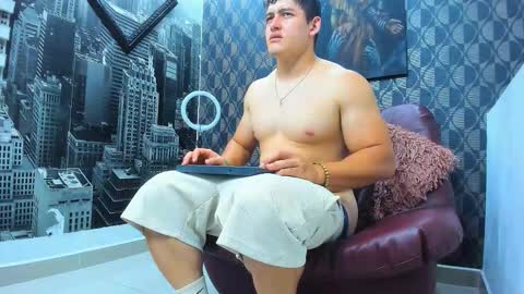 Snapshot of leon_ssmoron chatting on 8, 2, 2026 Leon Smoron online show from 8, 2, 2026