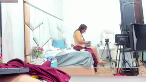 leona online show from 13, 2, 2025