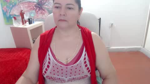 leonela   online show from 12, 9, 2025