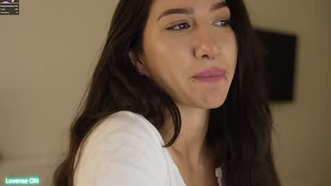 Leora online show from 28, 1, 2025