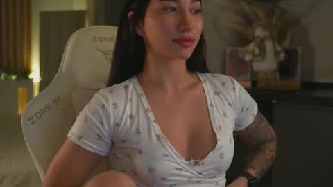 Leora online show from 24, 11, 2025