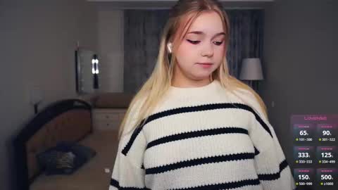 Hello everyone Im Lora Its my first day Were going to have fun together online show from 10, 10, 2025