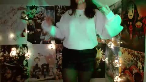 Snapshot of leraaa72 chatting on 1, 12, 2025 little secret online show from 1, 12, 2025