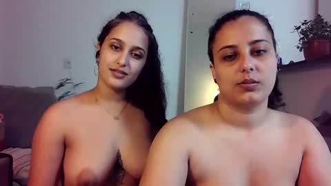 Snapshot of lesbiancouplebrazil2025 chatting on 24, 1, 2025 lesbiancouplebrazil2025 online show from 24, 1, 2025