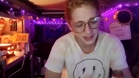 Snapshot of lesleygumgrass chatting on 14, 9, 2025 LesleyGumGrass- The Boring Trans girl online show from 14, 9, 2025