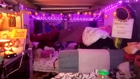 Snapshot of lesleygumgrass chatting on 18, 9, 2025 LesleyGumGrass- The Boring Trans girl online show from 18, 9, 2025