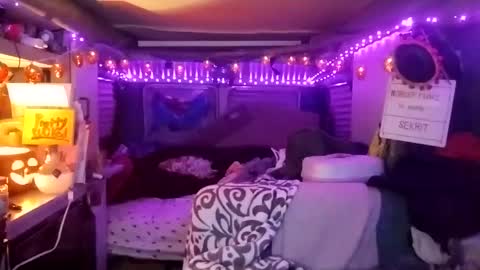 Snapshot of lesleygumgrass chatting on 24, 9, 2025 LesleyGumGrass- The Boring Trans girl online show from 24, 9, 2025