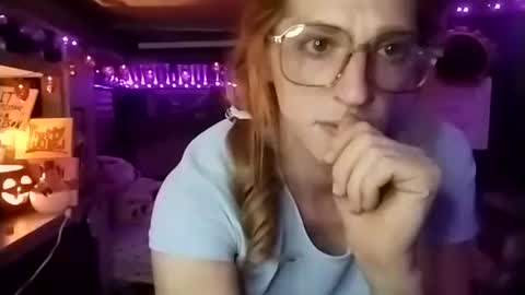 Snapshot of lesleygumgrass chatting on 11, 10, 2025 LesleyGumGrass- The Boring Trans girl online show from 11, 10, 2025