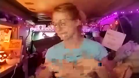 Snapshot of lesleygumgrass chatting on 17, 10, 2025 LesleyGumGrass- The Boring Trans girl online show from 17, 10, 2025