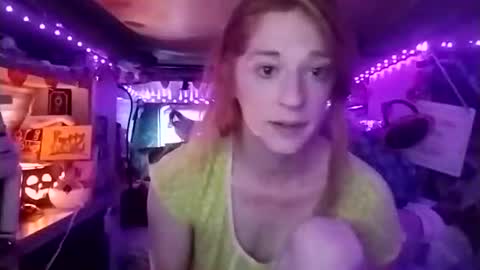 Snapshot of lesleygumgrass chatting on 24, 10, 2025 LesleyGumGrass- The Boring Trans girl online show from 24, 10, 2025