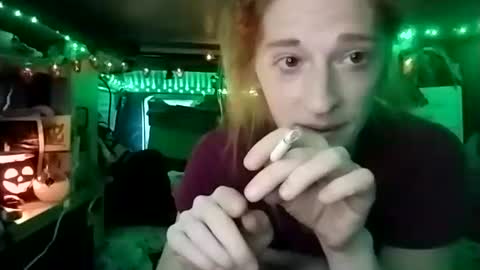 Snapshot of lesleygumgrass chatting on 28, 10, 2025 LesleyGumGrass- The Boring Trans girl online show from 28, 10, 2025