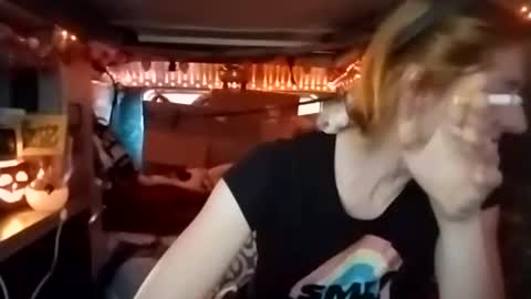 Snapshot of lesleygumgrass chatting on 2, 11, 2025 LesleyGumGrass- The Boring Trans girl online show from 2, 11, 2025