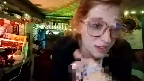 Snapshot of lesleygumgrass chatting on 11, 11, 2025 LesleyGumGrass- The Boring Trans girl online show from 11, 11, 2025