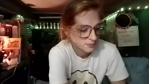 Snapshot of lesleygumgrass chatting on 18, 11, 2025 LesleyGumGrass- The Boring Trans girl online show from 18, 11, 2025