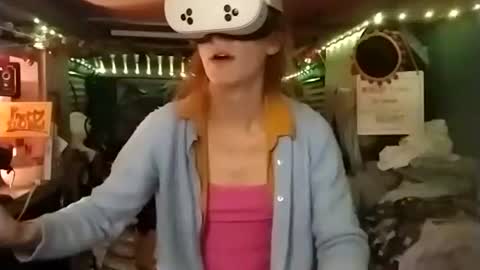 Snapshot of lesleygumgrass chatting on 27, 11, 2025 LesleyGumGrass- The Boring Trans girl online show from 27, 11, 2025