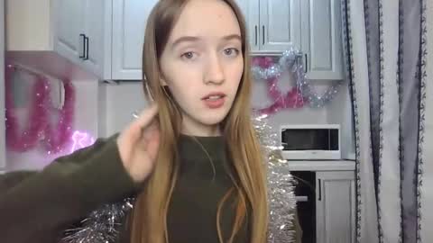  LESLIE   online show from 22, 12, 2024