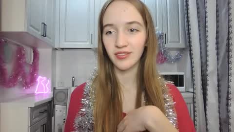  LESLIE   online show from 22, 12, 2024